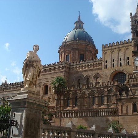 La Palazzina Di Cagliostro Lägenhet Palermo Rum bild